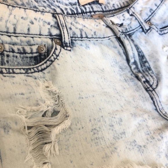 BLUE SPICE Ripped Bleached Denim Shorts | Size 5 - Picture 2 of 5